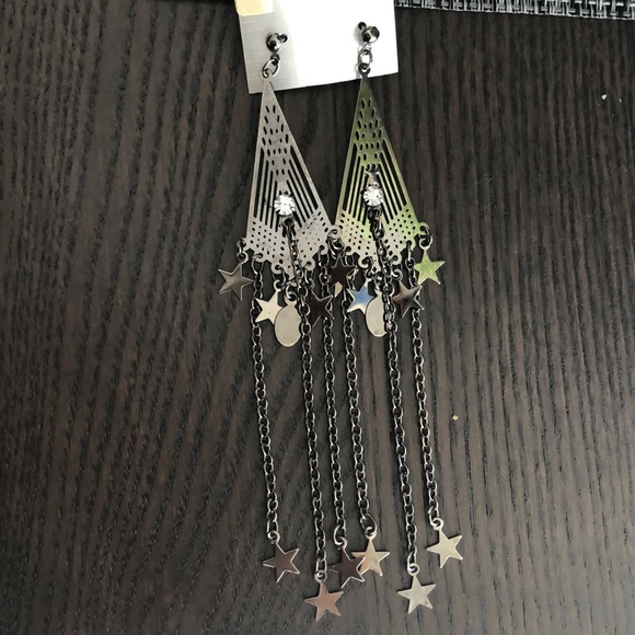 Metallic metal grey hanging earrings - Picture 1 of 4